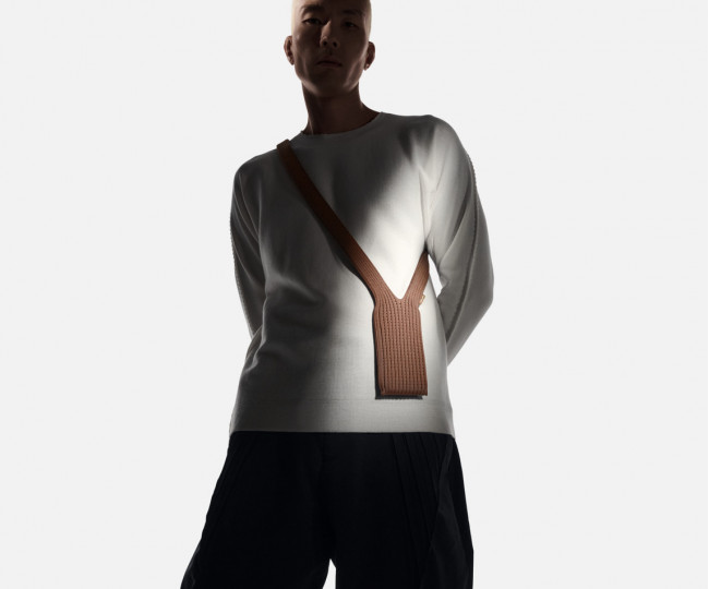 Аксесуар для захисту та комфортного використання iPhone Pocket by ISSEY MIYAKE - Long